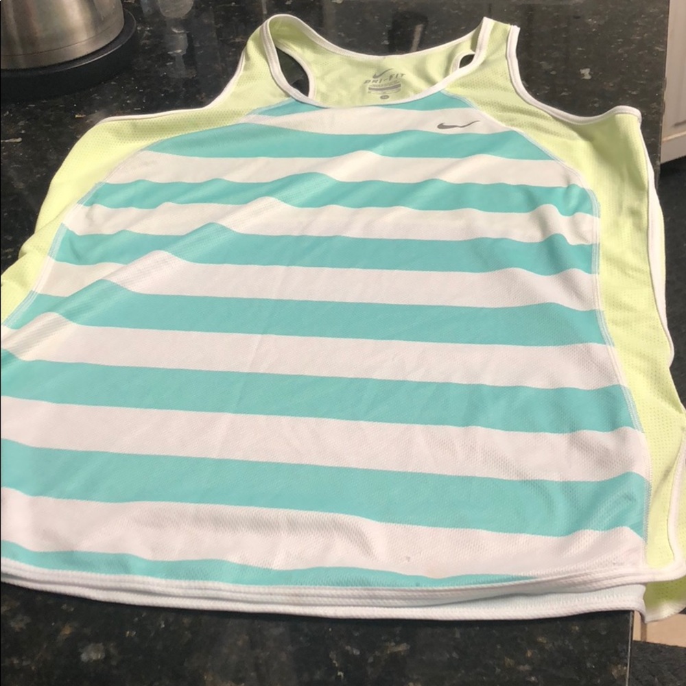 Nike work out top